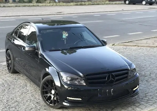 samochody osobowe Mercedes-Benz Klasa C cena 28500 przebieg: 429000, rok produkcji 2010 z Nysa